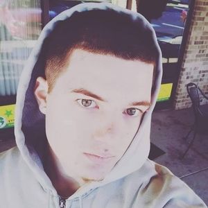 Meet your Posher, Dustin